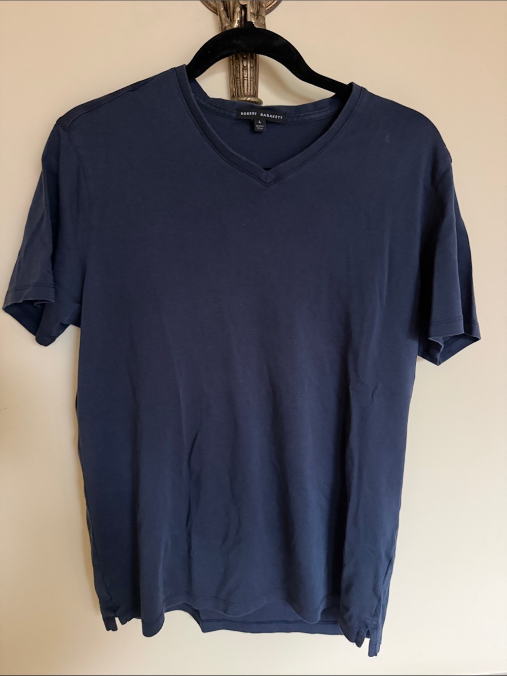 Robert Barakett Navy V‑Neck Short Sleeve Tee